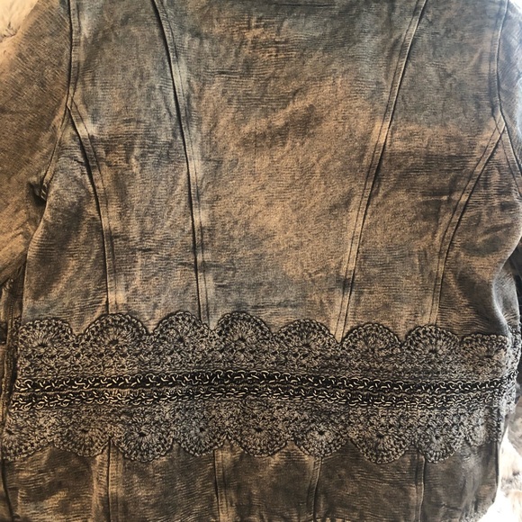 Flashback grey embroidered soft jacket-made in India - Picture 5 of 7